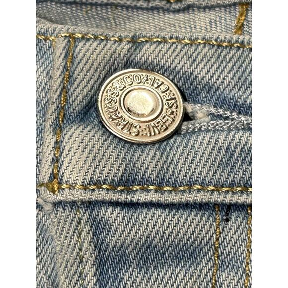 Levis 501 Jeans Women W33 L32 Button Fly Light Blue Denim Slight Taper - Picture 14 of 16